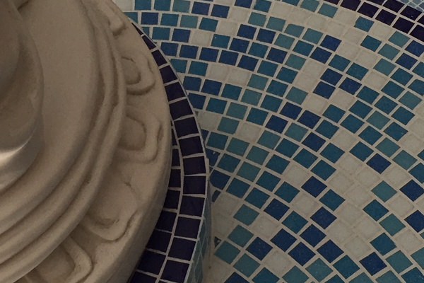 Swimming pool hotel Iris