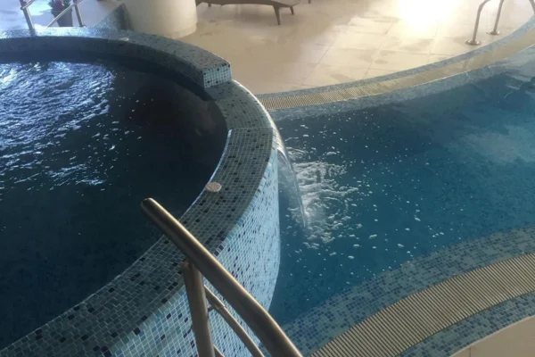 Swimming pool hotel Olimp