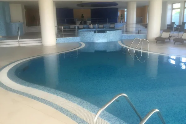 Swimming pool hotel Olimp