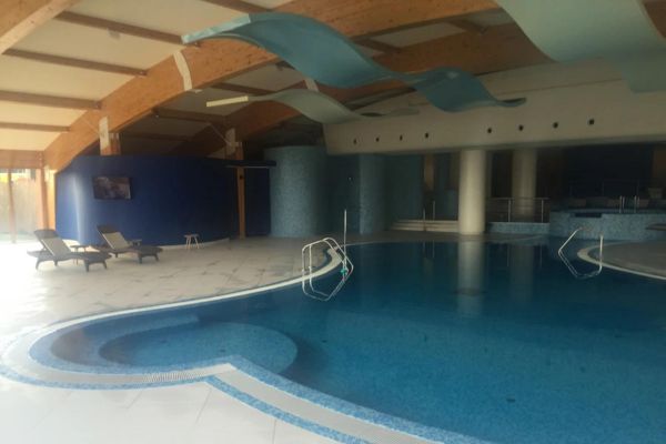 Swimming pool hotel Olimp