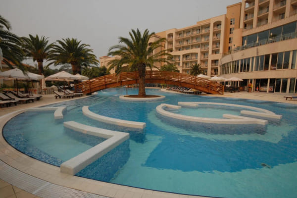 Swimming pool hotel Splendid