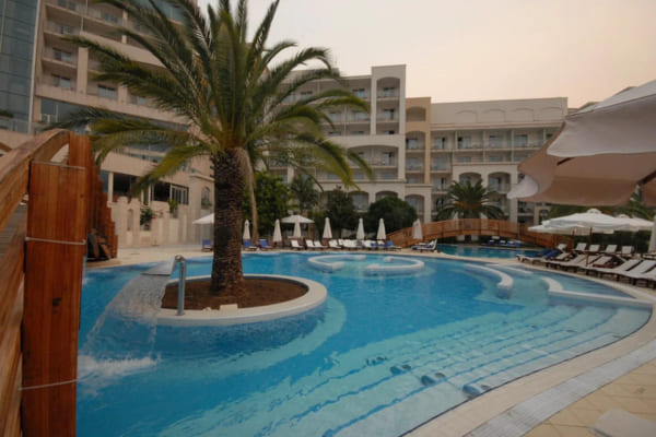 Swimming pool hotel Splendid