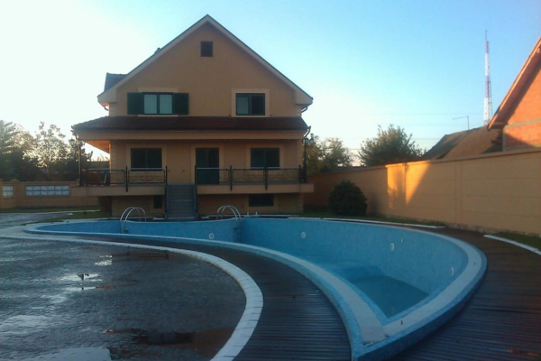 Swimming pool Surcin